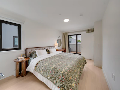 6292 Oak Street - 5
