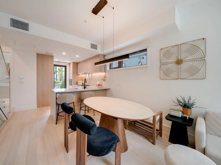 6292 Oak Street, Vancouver, BC, V6M 2W4 - 2