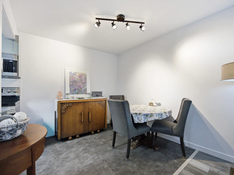 206-1555 Fir Street, Surrey, BC, V4B 4B6 - 8