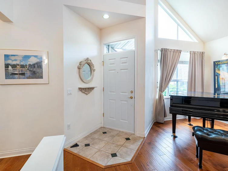 113-1465 Parkway Boulevard, Coquitlam, BC, V3E 3E6 - 4