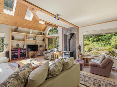 5280 Bear Bay Road - 5