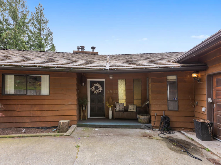 2581 Zurich Drive, Abbotsford, BC, V3G 1C4 - 2