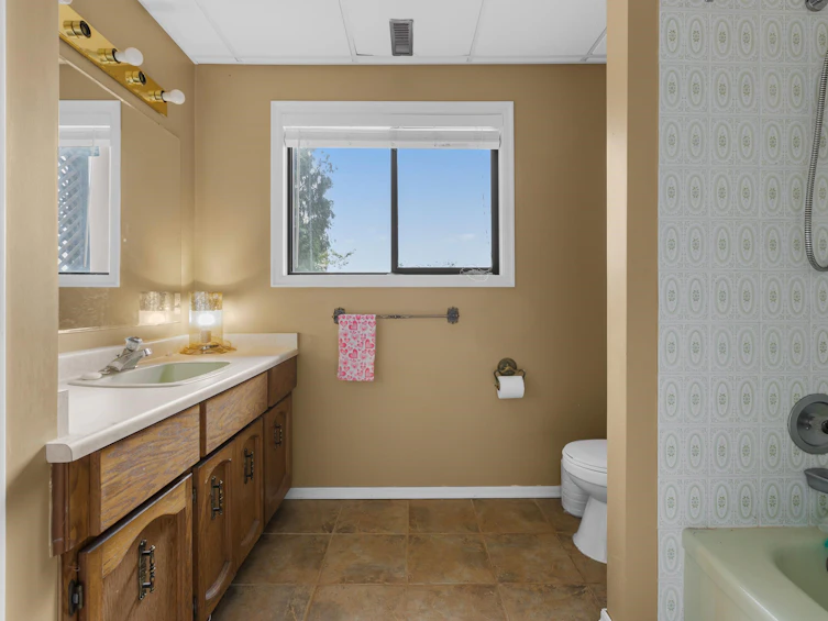 2581 Zurich Drive, Abbotsford, BC, V3G 1C4 - 26
