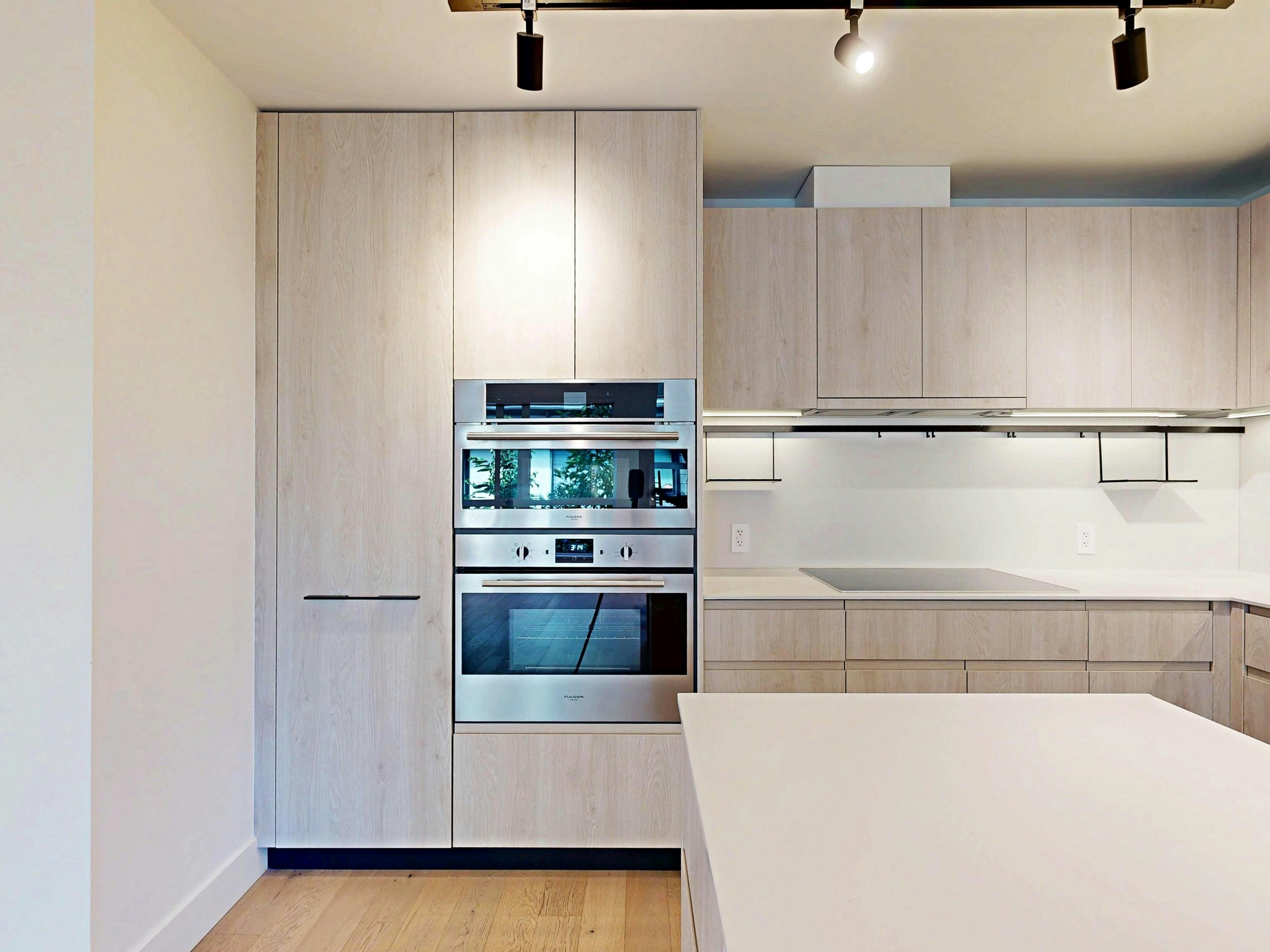 3930 Dumfries Street, Vancouver, BC, V5N 2N7 - 8