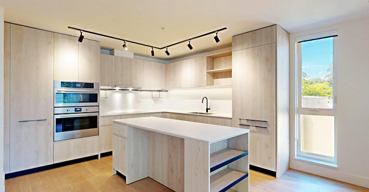 3930 Dumfries Street, Vancouver, BC, V5N 2N7 - 4