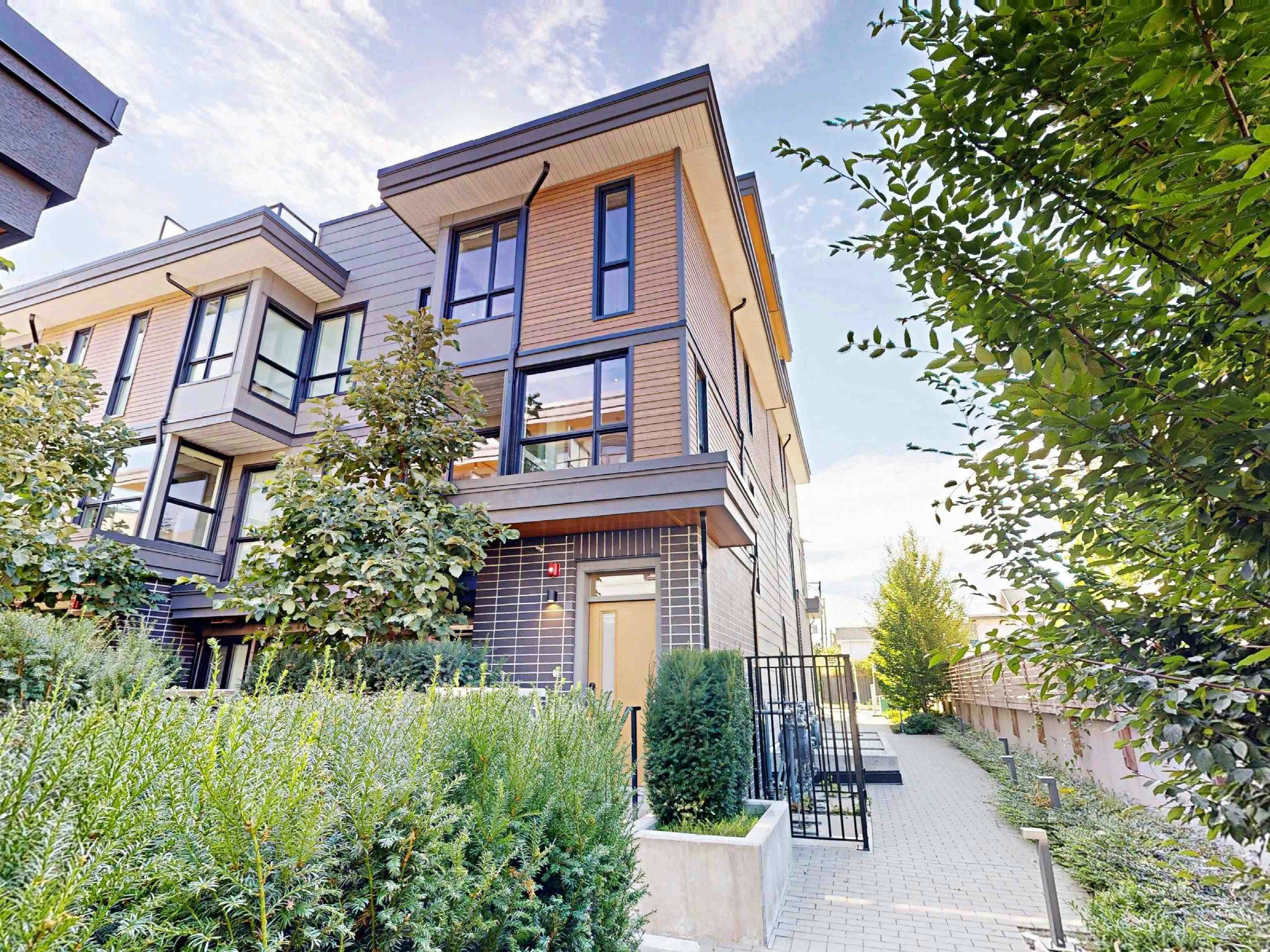 3930 Dumfries Street, Vancouver, BC, V5N 2N7
