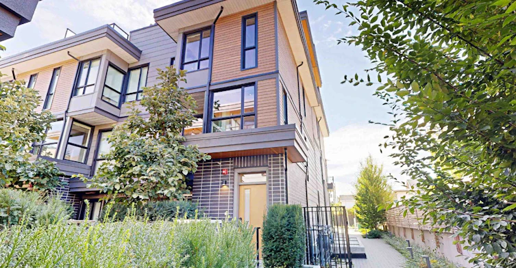 3930 Dumfries Street, Vancouver, BC, V5N 2N7