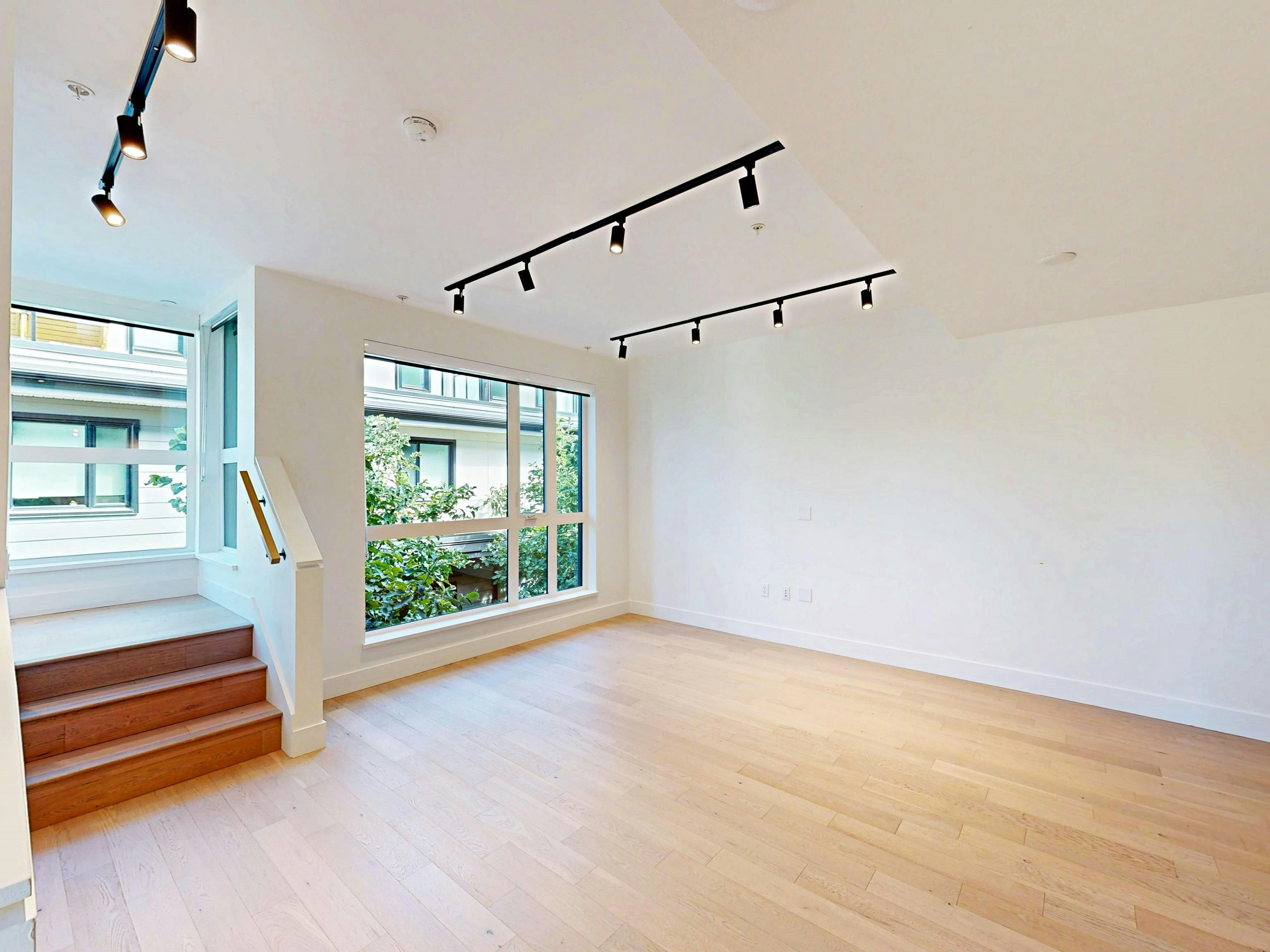 3930 Dumfries Street, Vancouver, BC, V5N 2N7 - 11