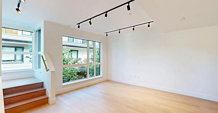 3930 Dumfries Street, Vancouver, BC, V5N 2N7 - 11