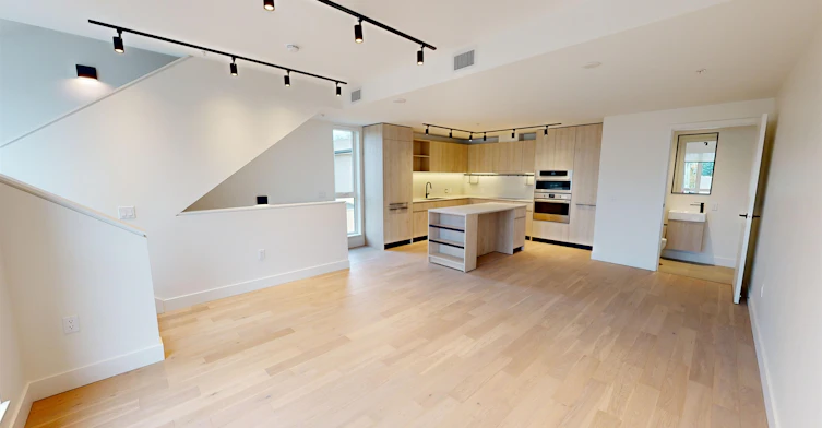 3930 Dumfries Street, Vancouver, BC, V5N 2N7 - 4