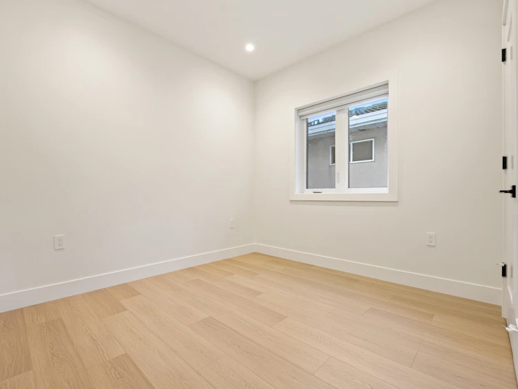 3156-1 E 8th Avenue, Vancouver, BC, V5M 1X6 - 17