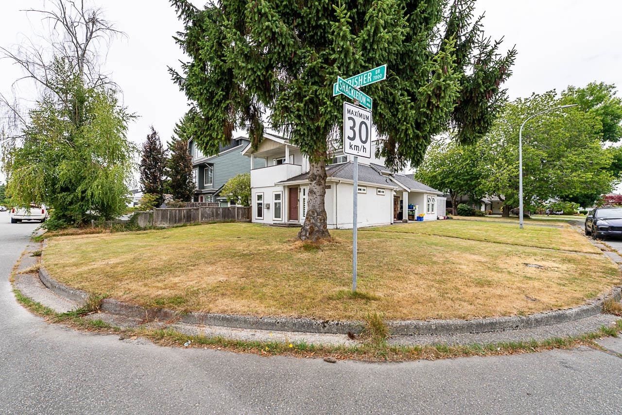 7920 Frobisher Drive - 3