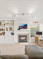 6022 E Greenside Drive