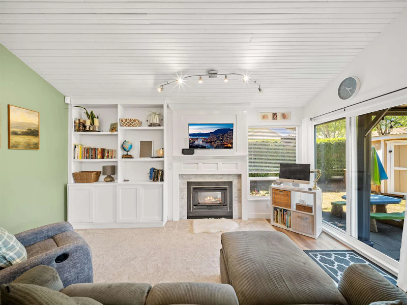 6022 E Greenside Drive, Surrey BC V3S 5M8