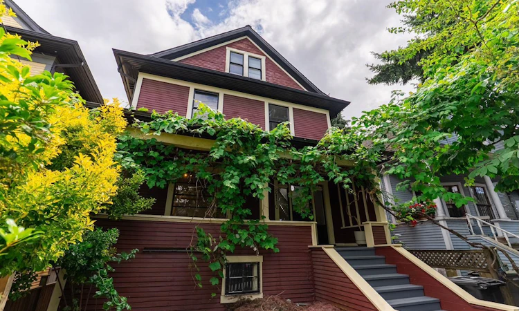 2110 Alberta Street