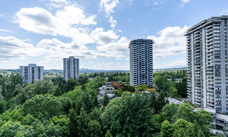 1408-9521 Cardston Court