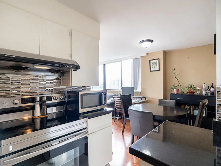 1408-9521 Cardston Court, Burnaby, BC, V3N 4R8 - 11
