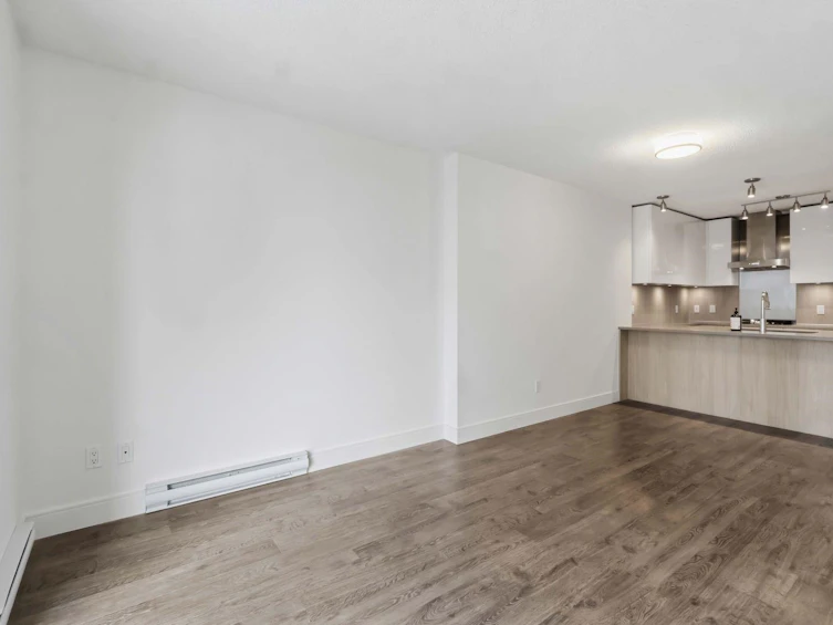 1608-3007 Glen Drive, Coquitlam, BC, V3B 0L8 - 16