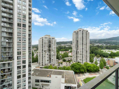 1608-3007 Glen Drive - 3