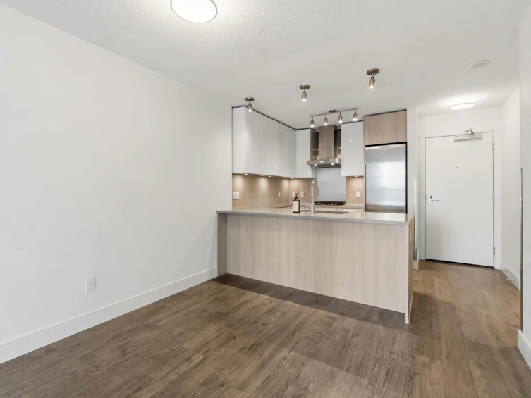 1608-3007 Glen Drive, Coquitlam, BC, V3B 0L8 - 10