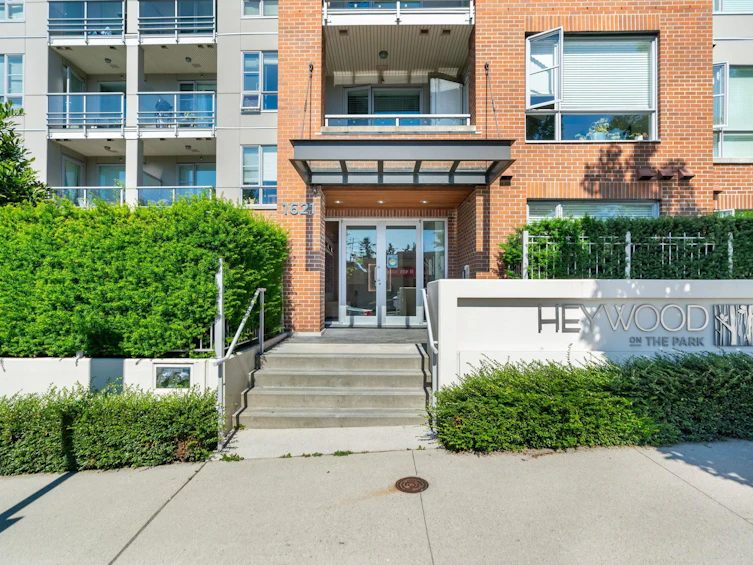 204-1621 Hamilton Avenue, North Vancouver, BC, V7P 0B6 - 29