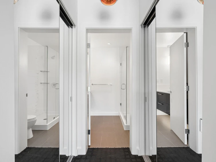 204-1621 Hamilton Avenue, North Vancouver, BC, V7P 0B6 - 23