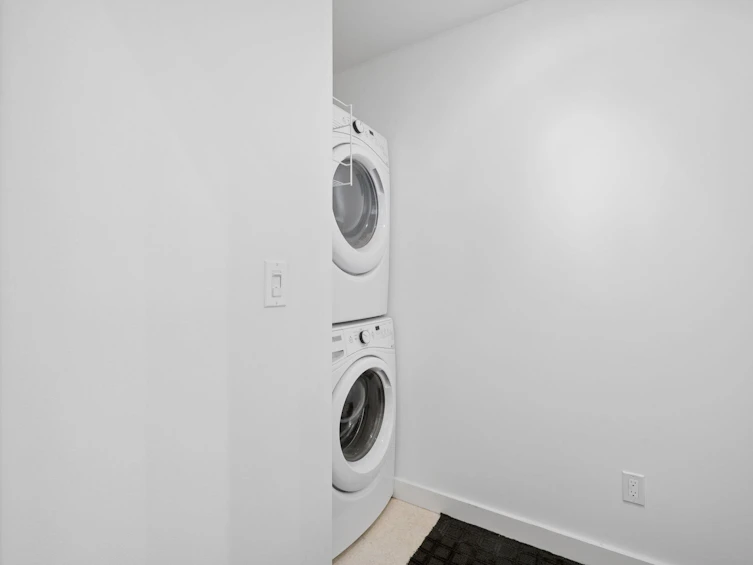 204-1621 Hamilton Avenue, North Vancouver, BC, V7P 0B6 - 26