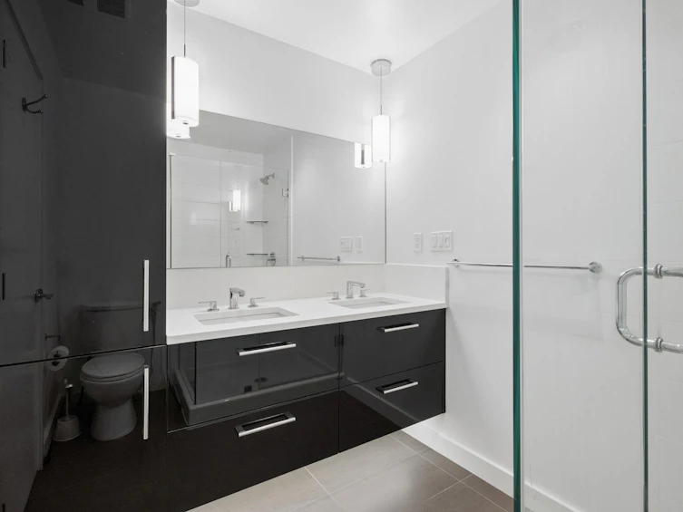 204-1621 Hamilton Avenue, North Vancouver, BC, V7P 0B6 - 24
