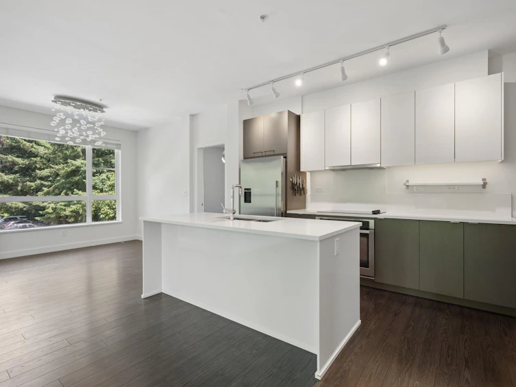 204-1621 Hamilton Avenue, North Vancouver, BC, V7P 0B6 - 4