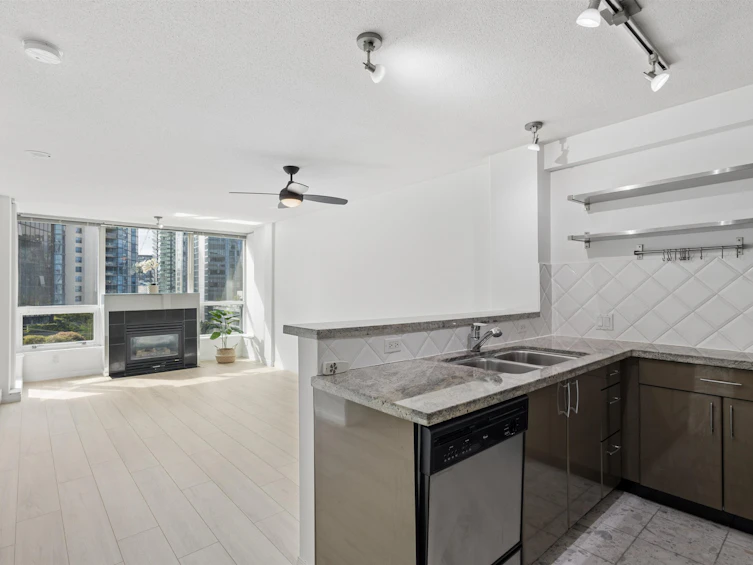 903-1328 W Pender Street, Vancouver, BC, V6E 4T1 - 3