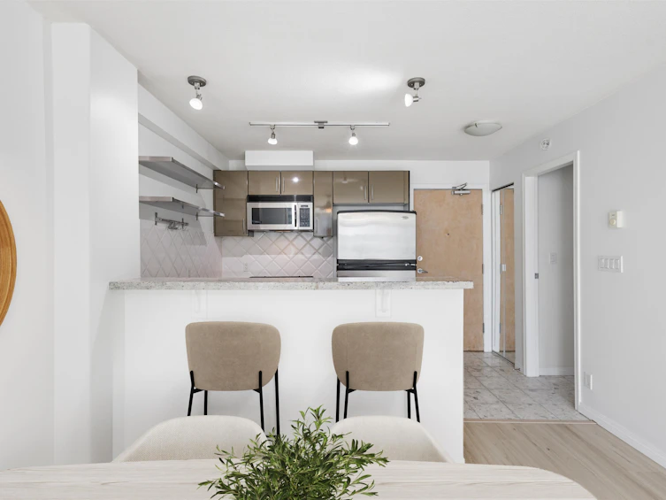 903-1328 W Pender Street, Vancouver, BC, V6E 4T1 - 10