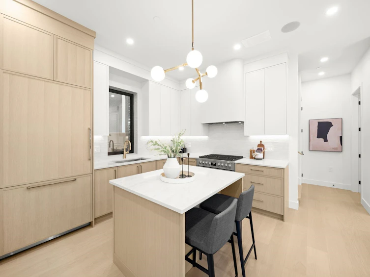 1095 E 14th Avenue, Vancouver, BC, V5T 2P1 - 10