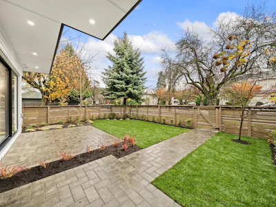 1095 E 14th Avenue - 4