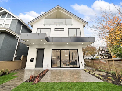 1095 E 14th Avenue - 2