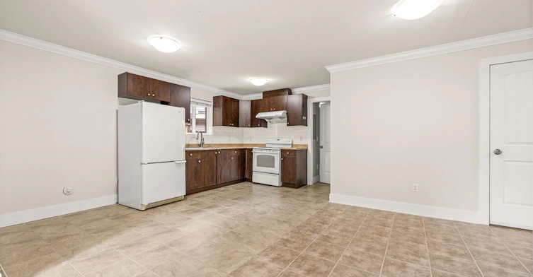 6703 103a Street, Surrey, BC, V3W 8J2 - 6