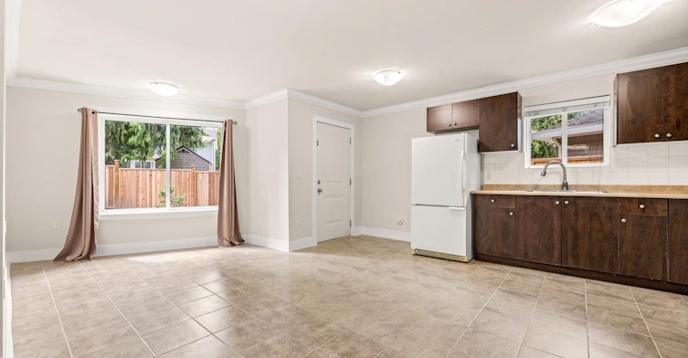 6703 103a Street, Surrey, BC, V3W 8J2 - 5