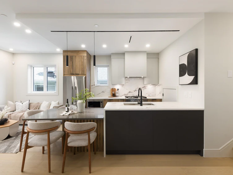 2066 E 1st Avenue, Vancouver, BC, V5N 1B5 - 3