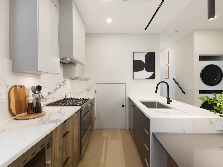 2066 E 1st Avenue, Vancouver, BC, V5N 1B5 - 9