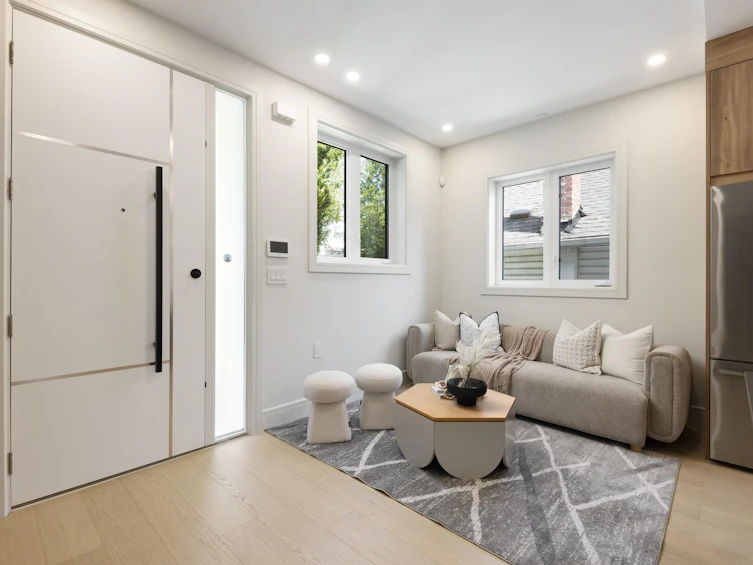2066 E 1st Avenue, Vancouver, BC, V5N 1B5 - 4