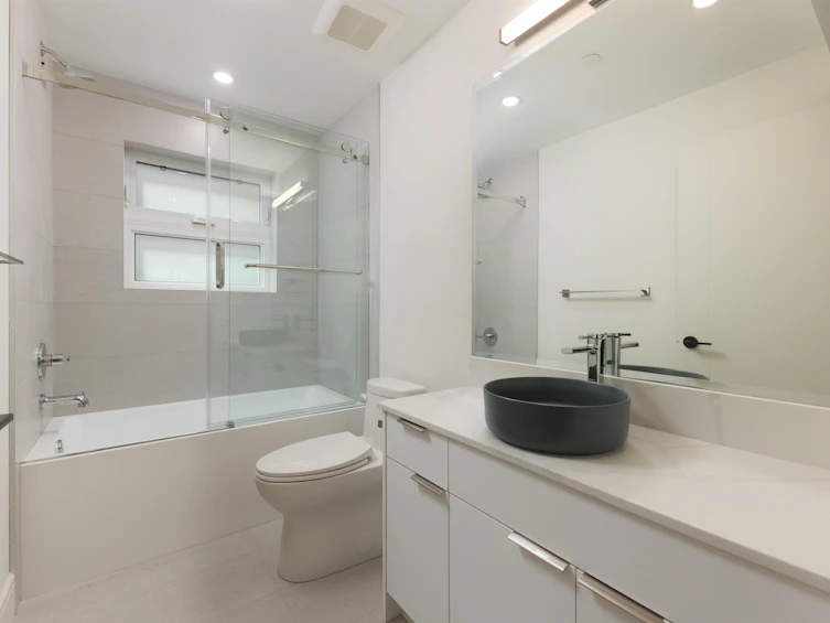 2066 E 1st Avenue, Vancouver, BC, V5N 1B5 - 23