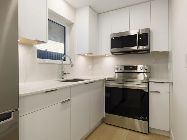 2066 E 1st Avenue, Vancouver, BC, V5N 1B5 - 20