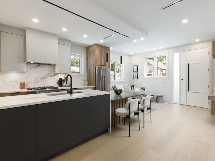 2068 E 1st Avenue, Vancouver, BC, V5N 1B5 - 7