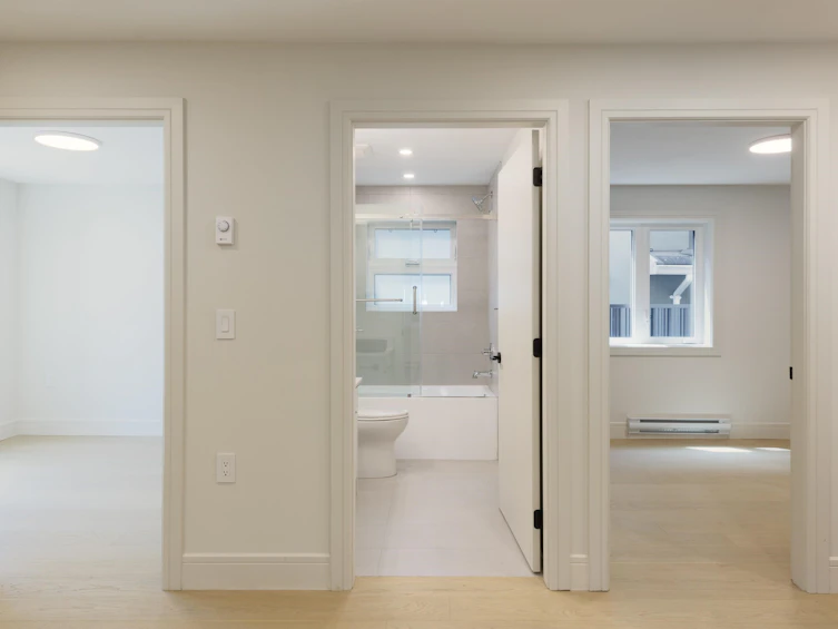 2068 E 1st Avenue, Vancouver, BC, V5N 1B5 - 21