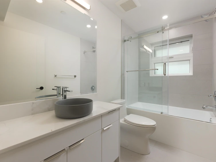 2068 E 1st Avenue, Vancouver, BC, V5N 1B5 - 20