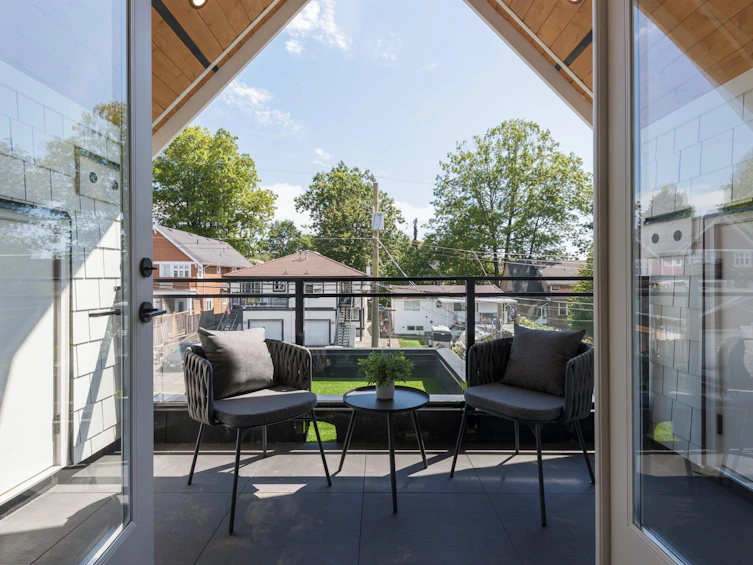 2068 E 1st Avenue, Vancouver, BC, V5N 1B5 - 14