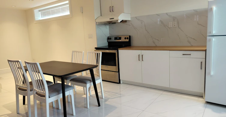 4XXX-2 W 28th Avenue, Vancouver, BC, V6S 1S7 - 4
