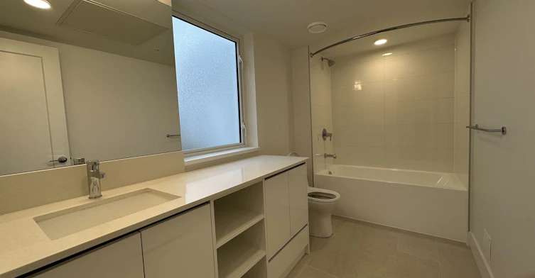 1306 Laval Square, Coquitlam, BC, V3K 2E1 - 13