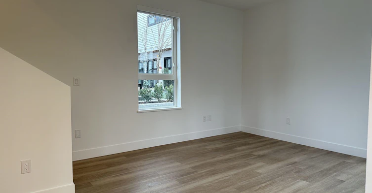 1306 Laval Square, Coquitlam, BC, V3K 2E1 - 5
