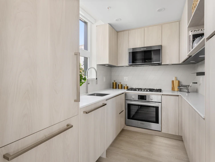 3249 Clive Avenue, Vancouver, BC, V5R 4V3 - 5