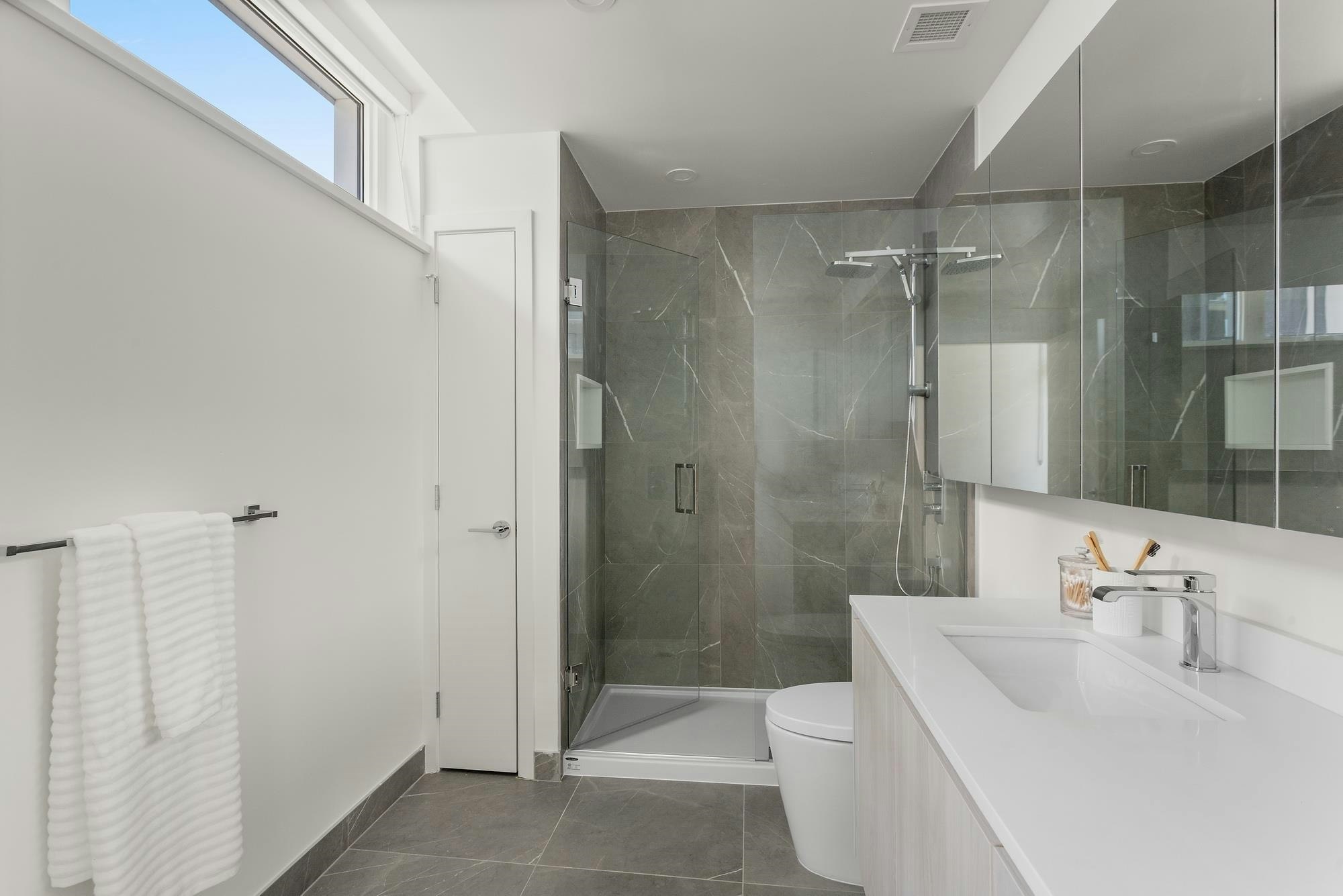 3249 Clive Avenue, Vancouver, BC, V5R 4V3 - 20